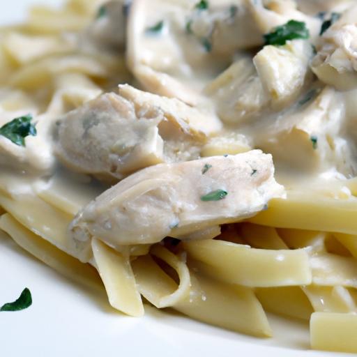 Slow Cooker Chicken Alfredo: Creamy comfort Made Easy