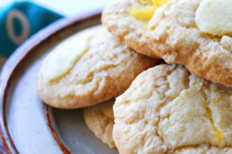 Zesty Love: Discover the Magic of Lemon Tahini Cookies