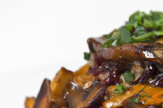 Earthy Elegance: Wild Rice with Mushrooms Delightfully Paired