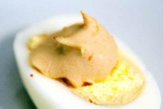 Elevate Snack Time: Hard-Boiled Eggs with Spicy Mayo Dip
